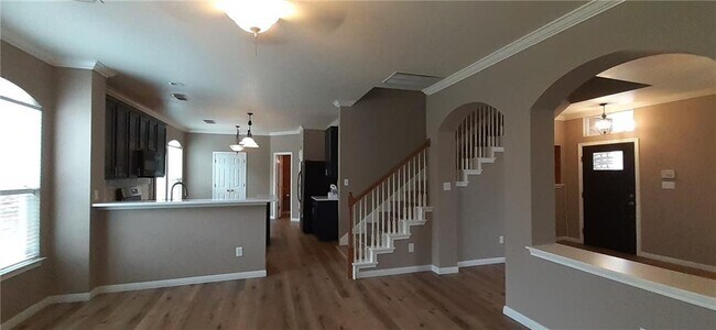 Foto del edificio - 9009 Mountain Mist Ln