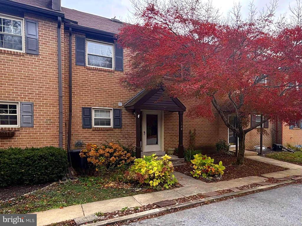 Foto principal - 120 Eaton Dr