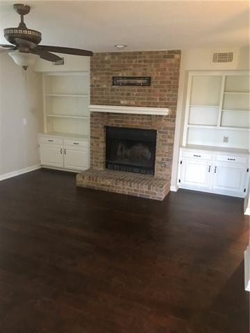 Foto del edificio - 2704 Yorkshire Ct