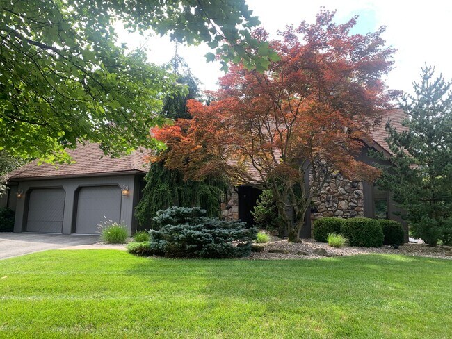 Building Photo - GRAND FIVE BEDROOM HOME