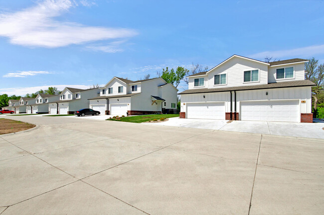Building Photo - 13609 E Pawnee St