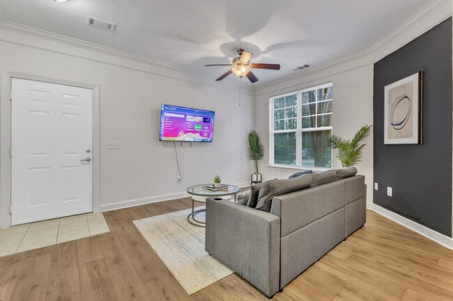 Building Photo - 7612 Almaden Way