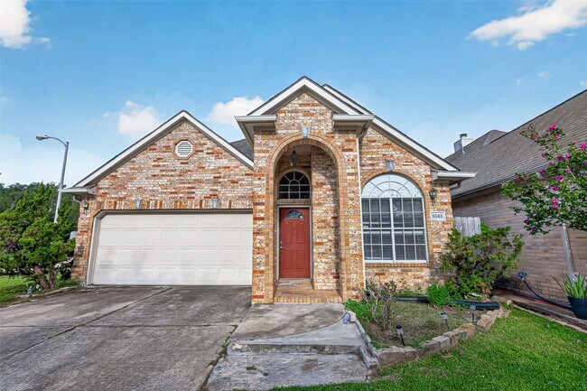 Foto del edificio - 8503 Raybluff Ln