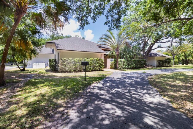 Foto del edificio - 6255 SW 99th Terrace