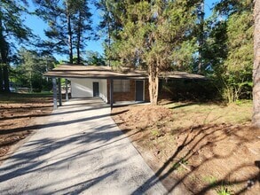 Building Photo - 2433 Amsterdam Dr