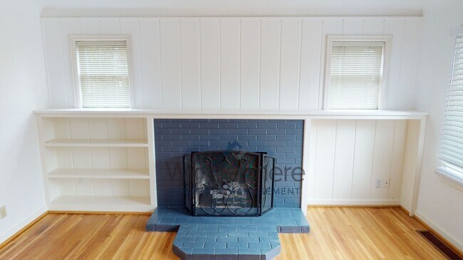 Building Photo - 105 N. Bellevue Avenue *Updated home, Cent...