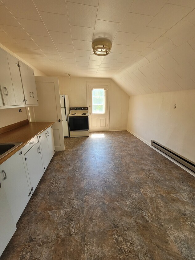 219 7th Ave S, Wahpeton, ND 58075 House Rental in Wahpeton, ND