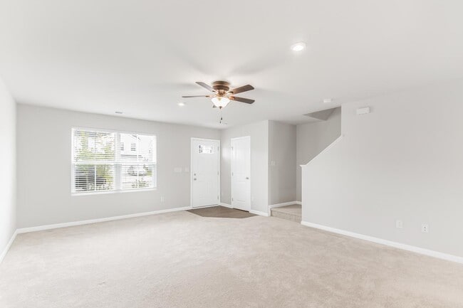 Building Photo - 228 Nepeta Dr