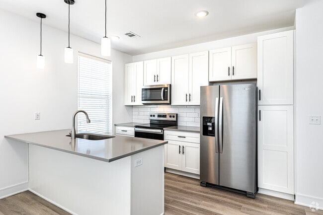 1BR, 1BA - 834SF - The Bristol Apartments