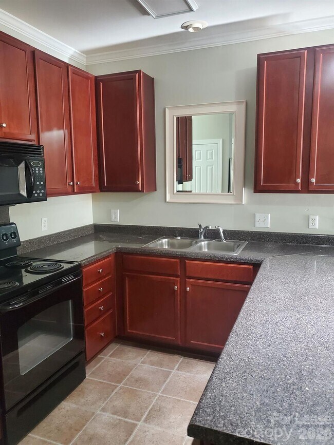 Foto del edificio - 19626 Feriba Pl