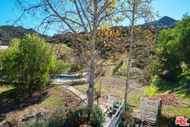 Foto del edificio - 30550 Mulholland Hwy