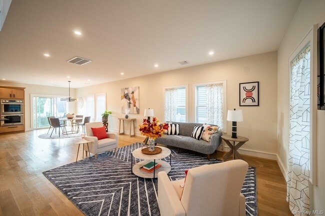 Building Photo - 60 Ramble Ln