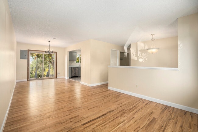 Building Photo - 7030 Metropolitan St