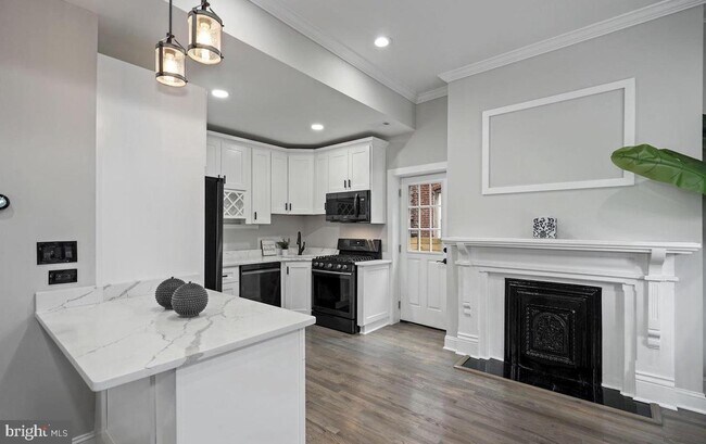 Building Photo - 1201 4th St NW