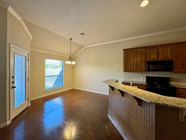 Building Photo - Duplex