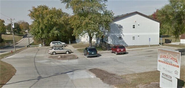 Building Photo - 416 E Main St