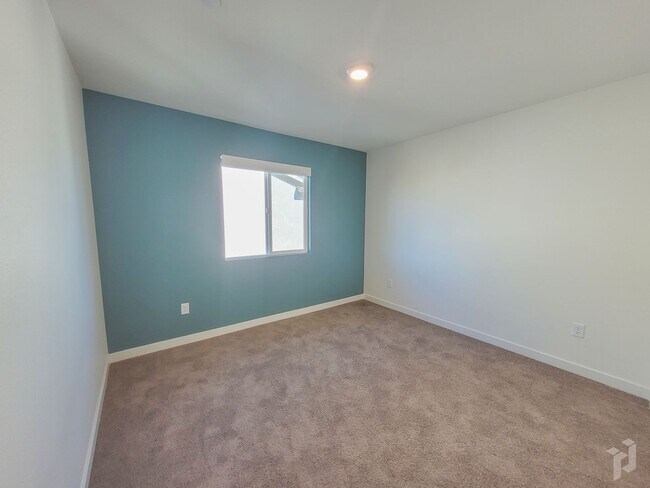 Foto del edificio - MOVE IN SPECIALL!!! $500 OFF FIRST MONTH'S...