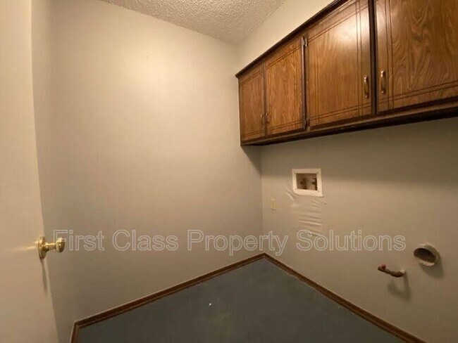 Foto del edificio - 6609 Laurel Rd