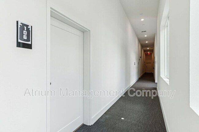 Foto del edificio - 221 S Bumby Ave