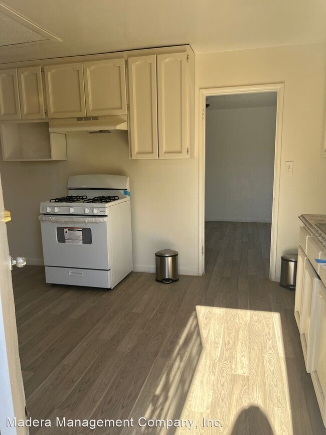 Building Photo - 4 br, 2 bath House - 2813 E. Norwich
