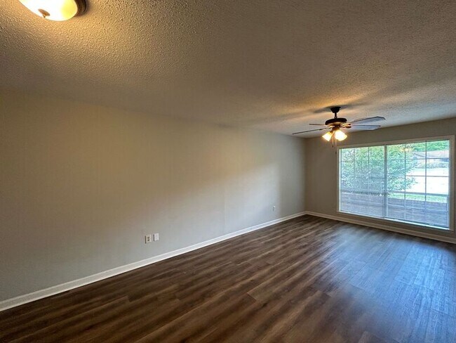 Building Photo - 803 Canterbury Cove