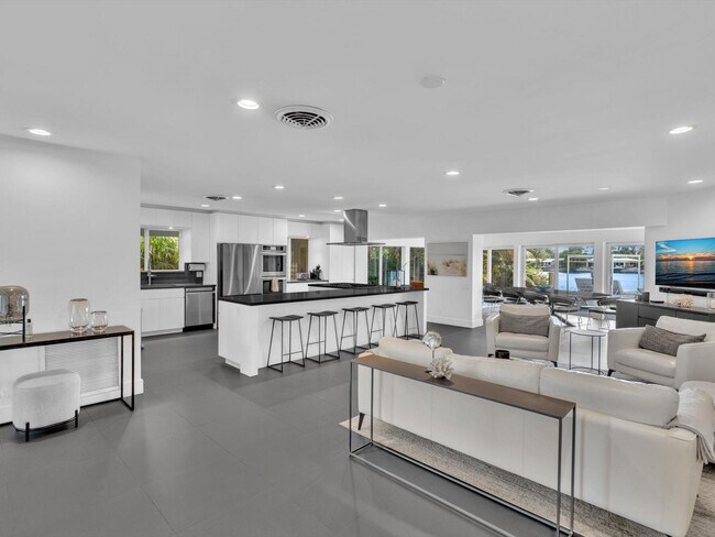 Foto del edificio - 1640 NE 43rd St