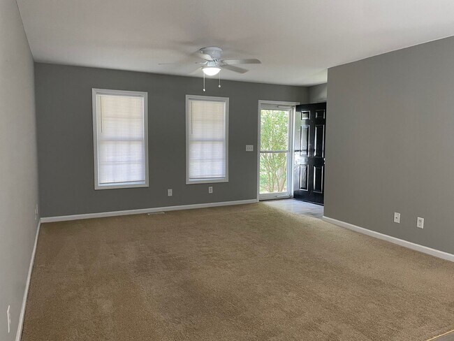 Foto del edificio - 3 BDRM 2 BA HOME BUILT IN 2004, 1208 SQ FT...