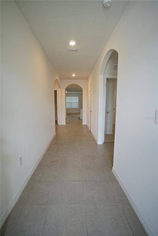 Building Photo - 16459 Little Garden Dr