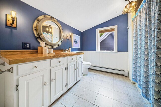 Building Photo - House For Rent in West Bath