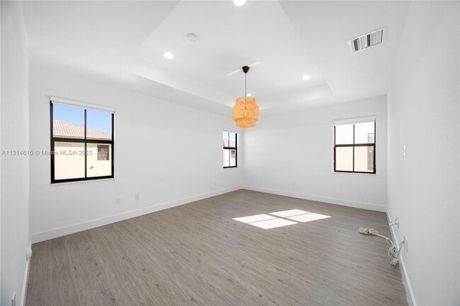 Building Photo - 8757 NW 100th Pl