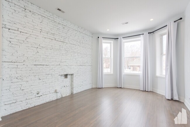 Building Photo - 2705 N Kimball Ave