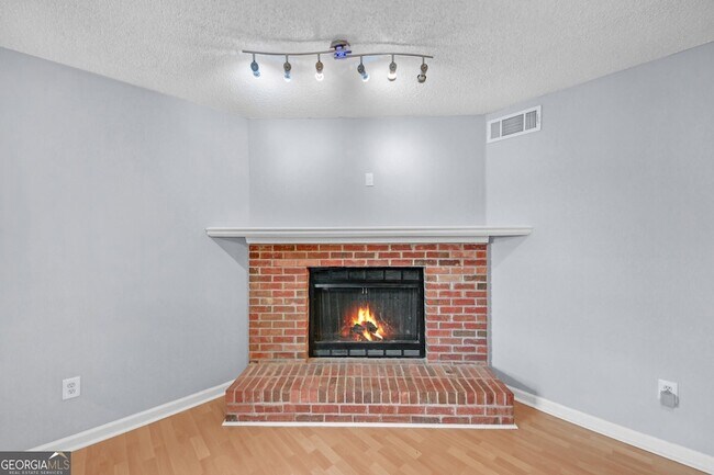 Building Photo - 4000 Sand Wedge Cir