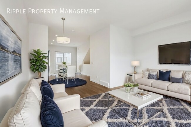 Photo du bâtiment - INCREDIBLE BRAND NEW 3 BEDS/ 3.5 BATHS TOW...
