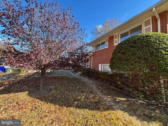 Foto del edificio - 2712 Finch St