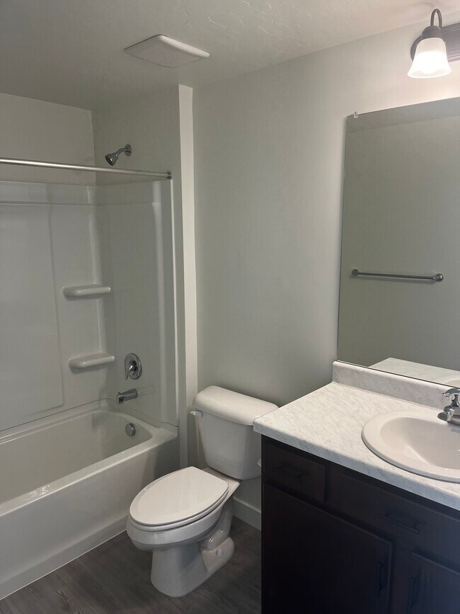 Building Photo - 732 Blue Mountain Dr