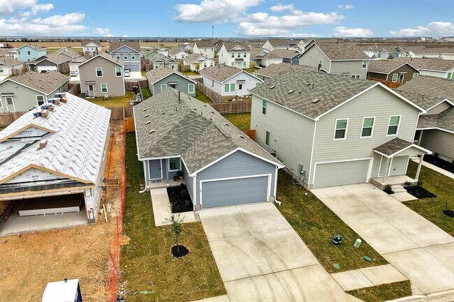 Foto del edificio - 23437 Firelight Dr