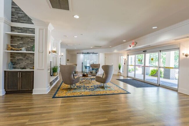 Foto del edificio - Live Modern & Quiet at The Spoke Peachtree Corners- 678-535-9535
