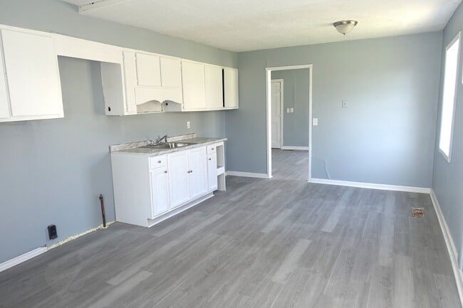 Building Photo - 6813 5th Terrace N
