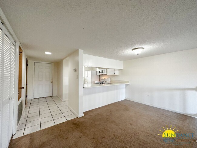 Building Photo - Nice 2 Bedroom Townhouse Close to Both Bases