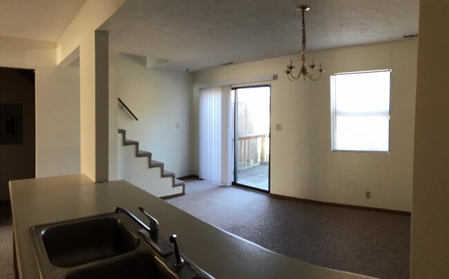 Building Photo - 103 Professional Dr