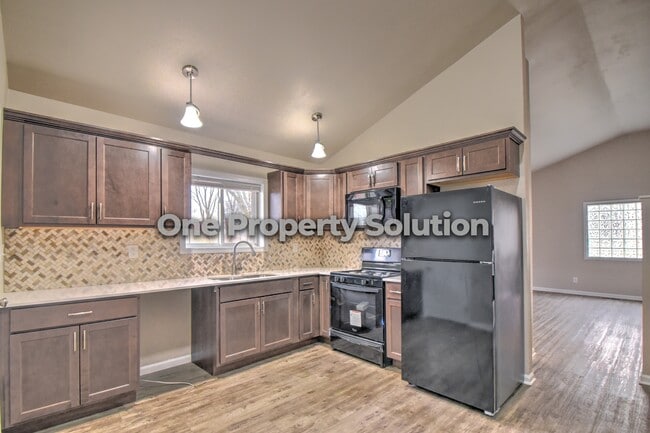 Building Photo - 1330 Cass St