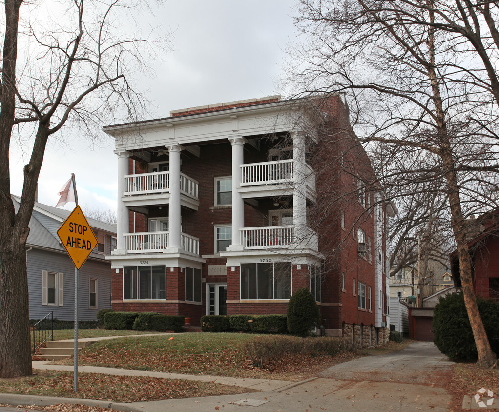 Building Photo - 3732-3734 Wyoming St