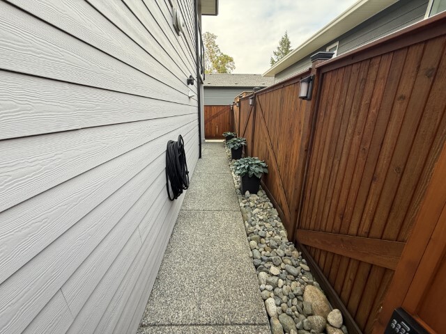 Building Photo - 105 Tom Harris Dr