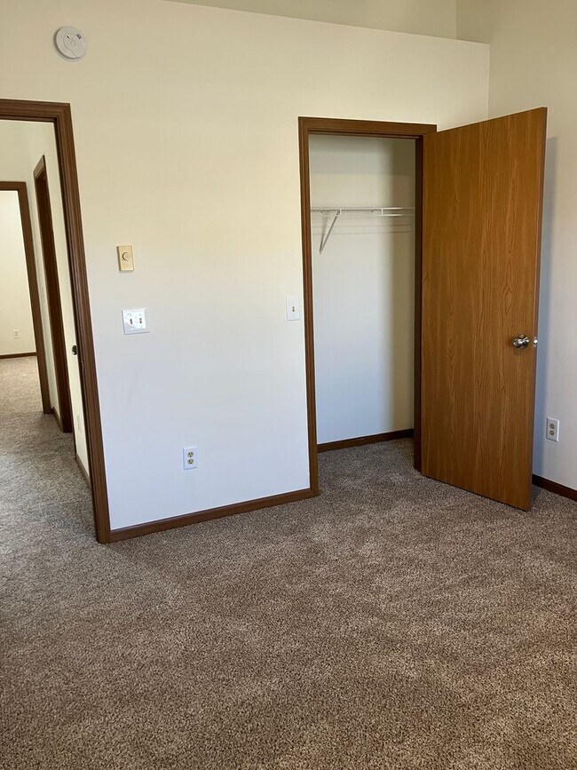 Foto del edificio - Updated 2 Bedroom, 1.5 Bath, and 1-Car Gar...