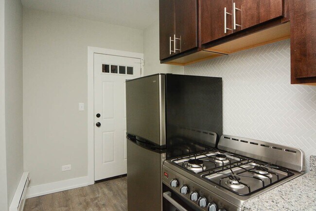 Foto del edificio - 533 W Belden Ave