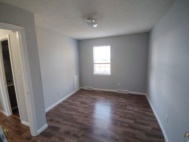 Building Photo - 81 Duiguid Dr