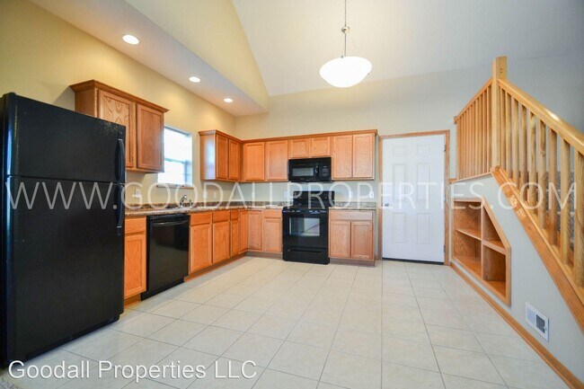 Building Photo - 3 br, 2.5 bath House - 4308 152nd Place