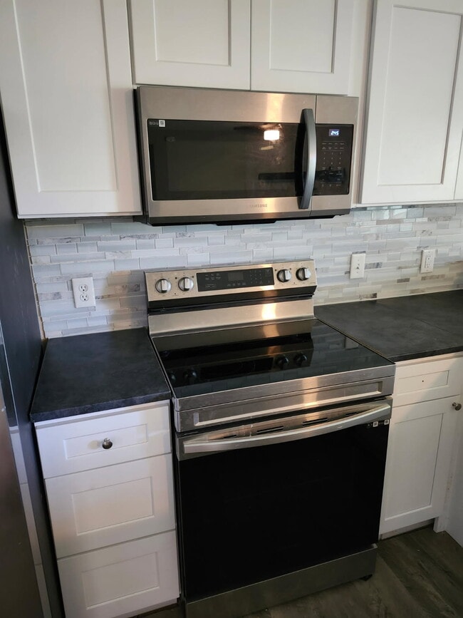 Building Photo - 6756 Willowbrook Dr