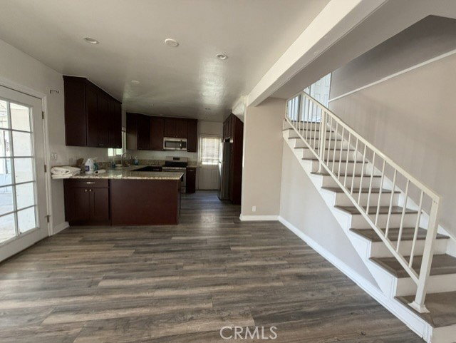Building Photo - 10459 Haines Canyon Ave