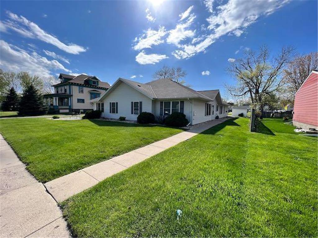 414 13th St S, Benson, MN 56215 Townhome Rentals in Benson MN